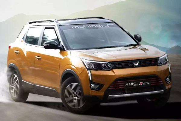 MAHINDRA XUV 300 1.2L W6